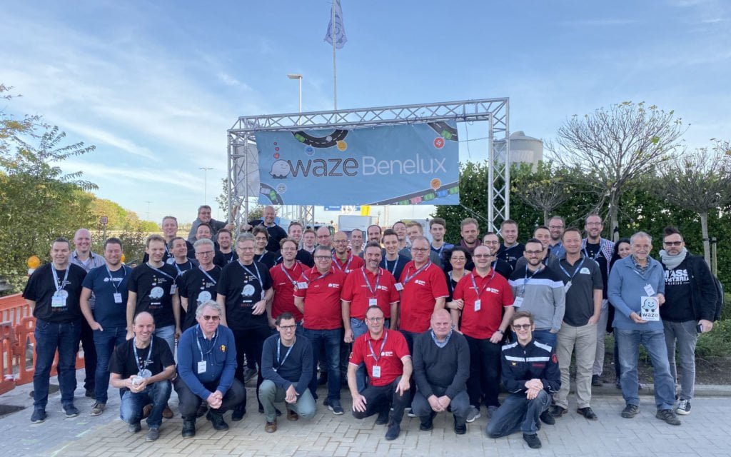 Group picture of all people present at the Waze Benelux Meetup near Brussels in 2019, including the Waze Belgium Community volunteers